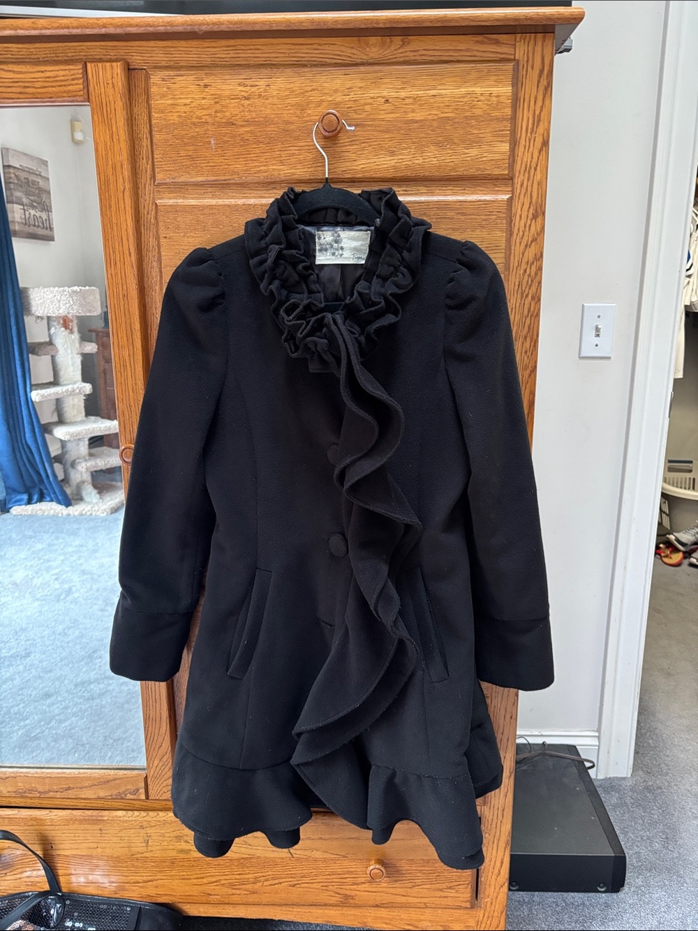 Ryu Black Ruffled Collar Women’s Peacoat. Super rare !!